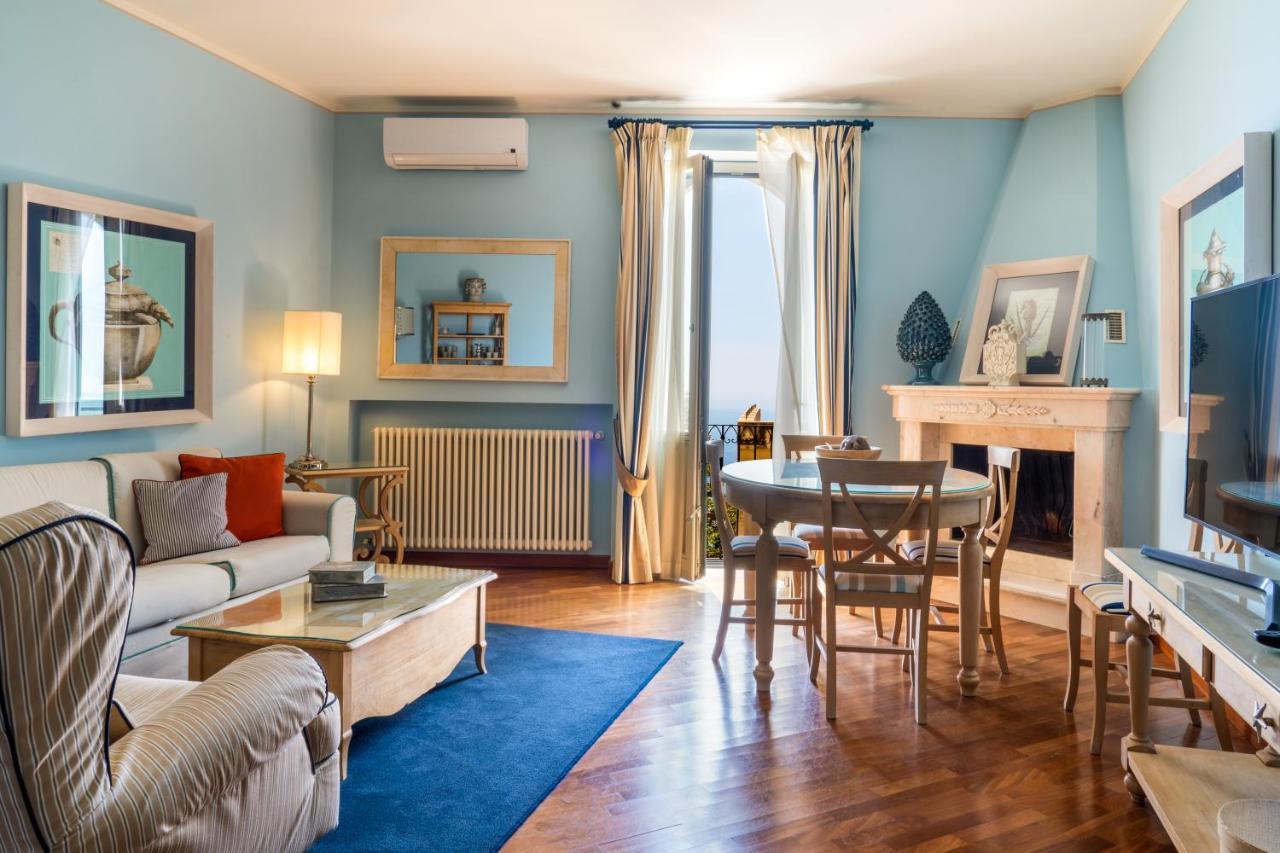 Hotel Villa Carlotta Таормина Екстериор снимка