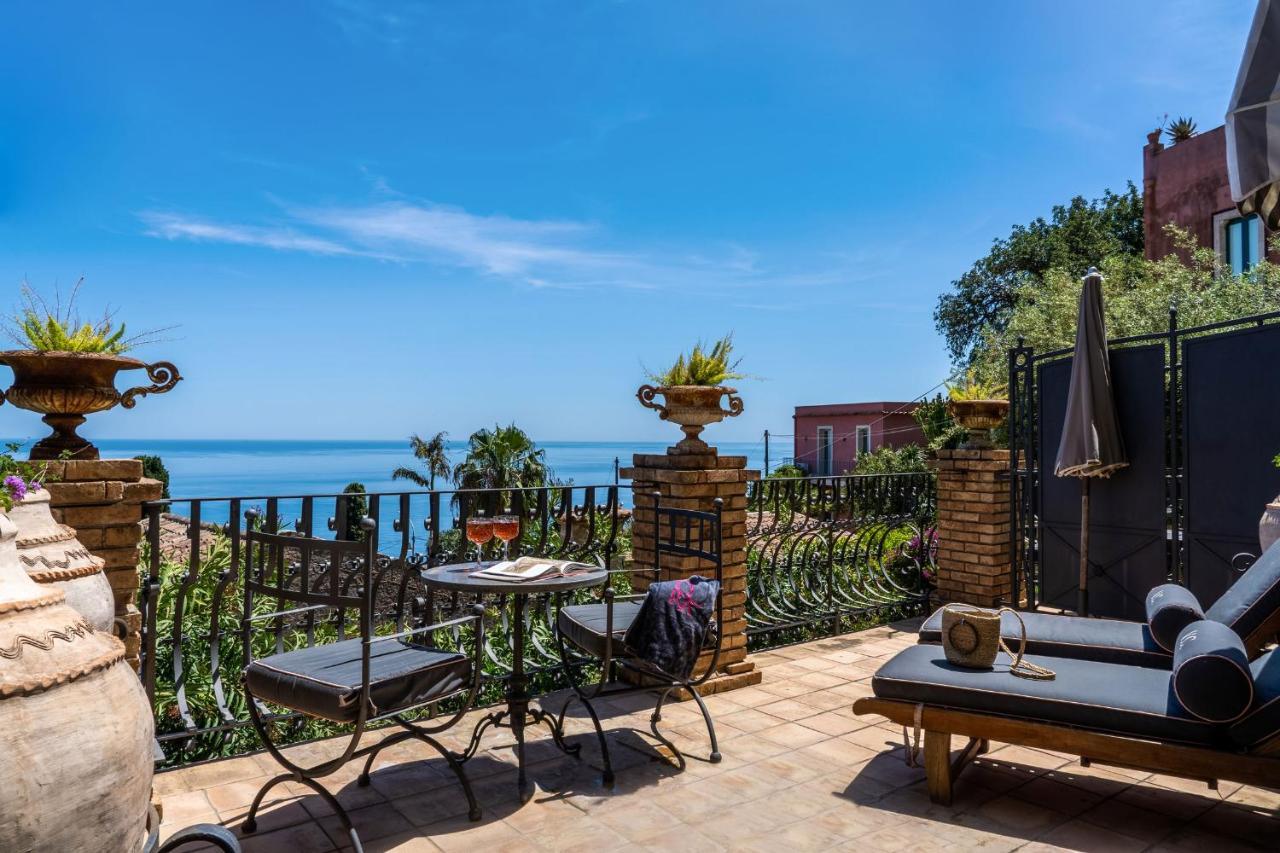 Hotel Villa Carlotta Таормина Екстериор снимка
